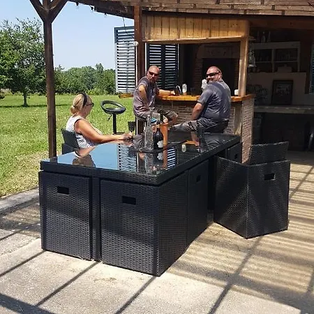 Le Barry Hébergement de vacances *